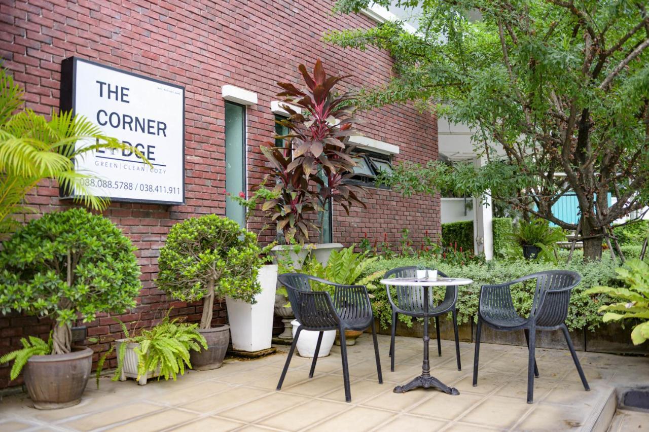 The Corner Lodge Pattaya Exterior photo
